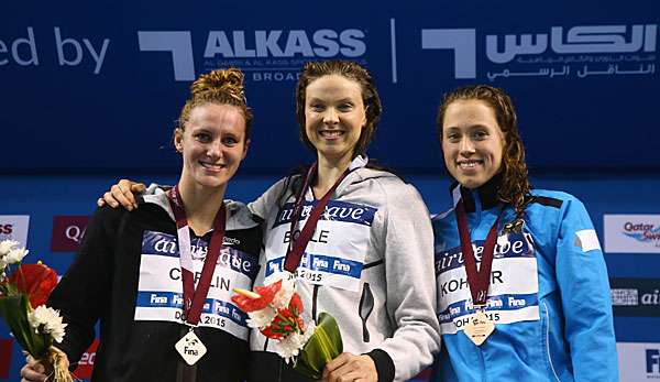 Sarah Köhler (r.) steht im Finale über 800 m Freistil