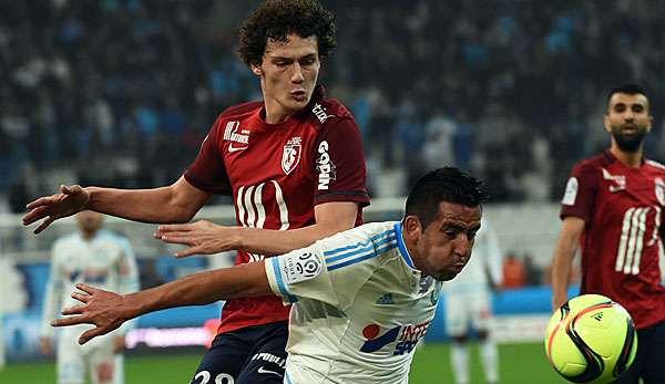 Benjamin Pavard (l.) absolvierte 21 Erstligaspiele für Lille