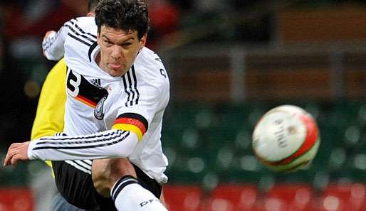 Die Sekunden vor seinem 41. Länderspiel-Treffer: Michael Ballack mit energischem Gesichtsausdruck