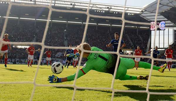 Jonas Lössl hielt den Elfmeter von Antonio Colak