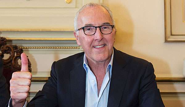 Frank McCourt bezog am Montag sein neues Büro auf dem Olympique-Vereinsgelände