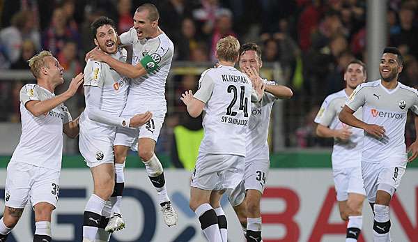 Der SV Sandhausen kegelte den Favoriten SC Freiburg im Elfmeterschießen aus dem Turnier