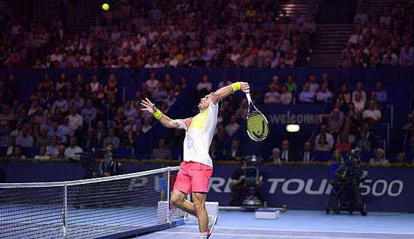 Mischa Zverev gewann beim ATP-Turnier in Basel gegen Stan Wawrinka