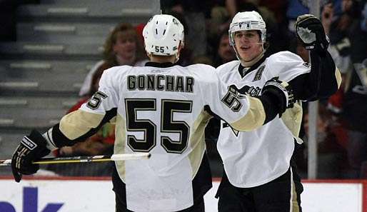 Sergei Gonchar, Jewgeni Malkin und die Penguins bekommen es mit den Flyers zu tun