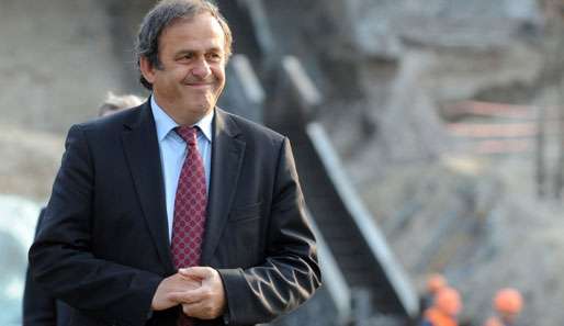 Michel Platini, Präsident der UEFA, bei der Stadioninspektion in Kiew