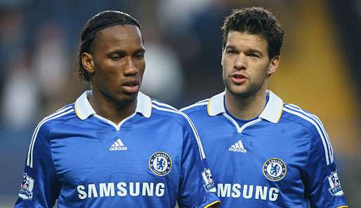 Didier Drogba (l.) und Michael Ballack müssen den Titelgewinn in der Premier League abschreiben