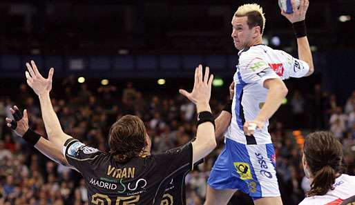 Den Hamburgern um Pascal Hens droht das Champions-League-Aus im Halbfinale