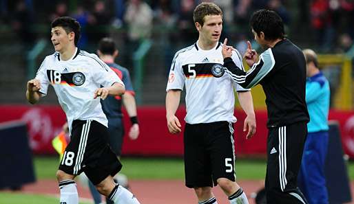 Marco Pezzaiuoli (r.) trainiert seit 2008 die U-17-Junioren