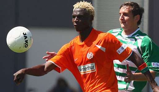 12-Tore-Stürmer Bance (l.) gelang gegen Fürth kein Tor - dennoch gelang Mainz der Big Point