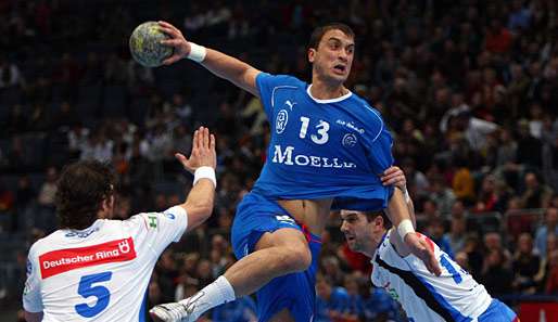 Momir Ilic (M.) spielt seit 2006 in Gummersbach