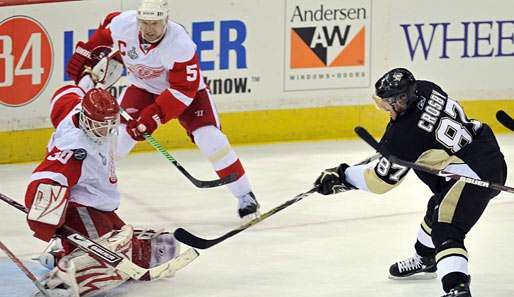 Wann kann Pens-Superstar Sidney Crosby Detroit-Goalie Chris Osgood zum ersten Mal überwinden?