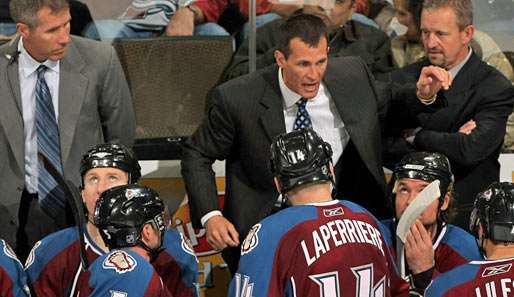 Tony Granato (m.) ist nicht mehr Trainer von Colorado Avalanche