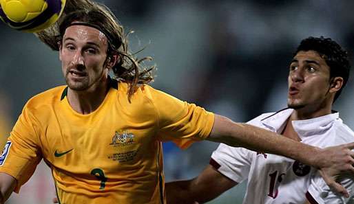 Joshua Kennedy (l.) hat sich mit Australien für die WM in Südafrika qualifiziert