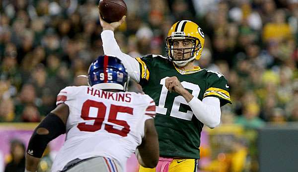 Aaron Rodgers (r.) steht im Fokus gegen die New York Giants