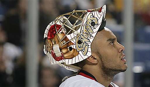 Goalie Ray Emery kommt aus Russland zu den Philadelphia Flyers
