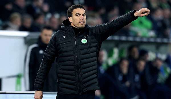 Valerien Ismael steht beim VfL Wolfsburg in der Kritik