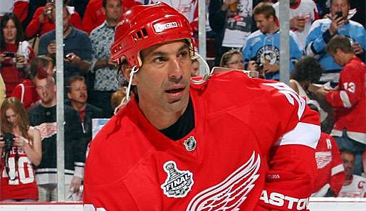 Auch mit 47 Jahren soll für Chris Chelios noch nicht Schluss sein. Er sucht einen neuen Verein