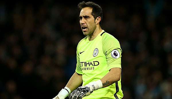 Claudio Bravo steht bei Manchester City in der Kritik