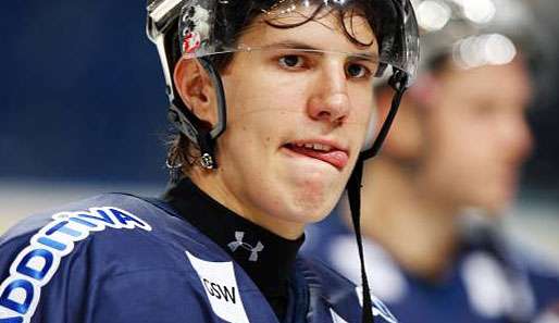 Ist vielleicht bald in der NHL zu sehen: Jungnationalspieler Dominik Bielke (r.)
