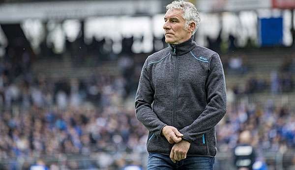 Mirko Slomka steckt mit dem Karlsruher SC tief im Abstiegskampf