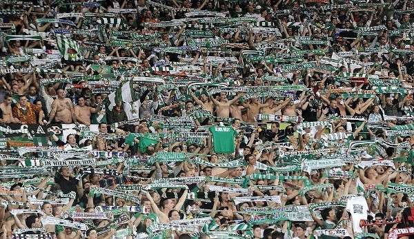 Die Fans von Rapid Wien müssen derzeit eine schwere Zeit durchleben