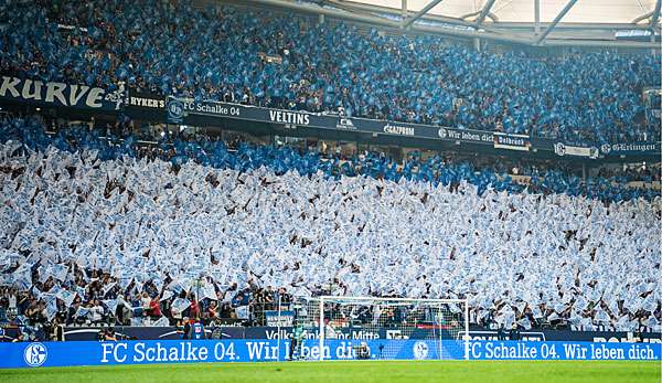 Die Schalker-Fans beim letzten Heimspiel der Saison 