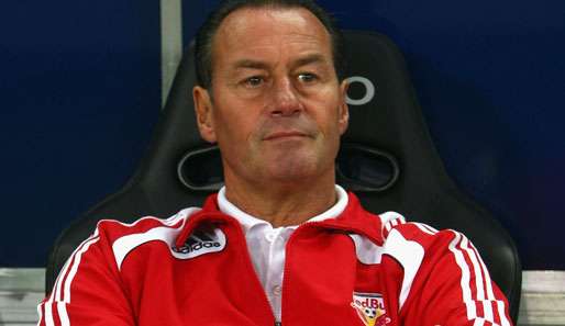 Red Bull Salzburgs Trainer Huub Stevens holte 1997 mit Schalke den Uefa-Cup 