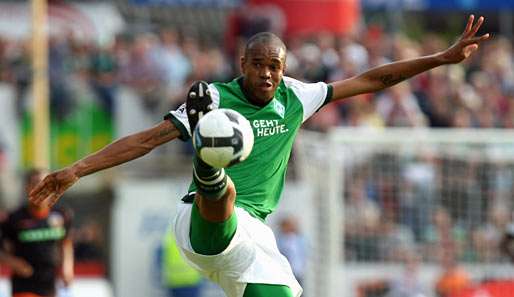 Am Sonntag greift auch Pokal-Titelverteidiger Werder Bremen mit Naldo ins Geschehen ein