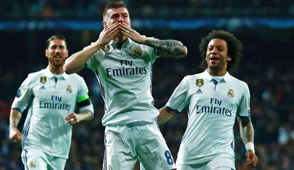 Toni Kroos spielt seit der Saison 2014/15 mit Sergio Ramos (l.) bei Real Madrid