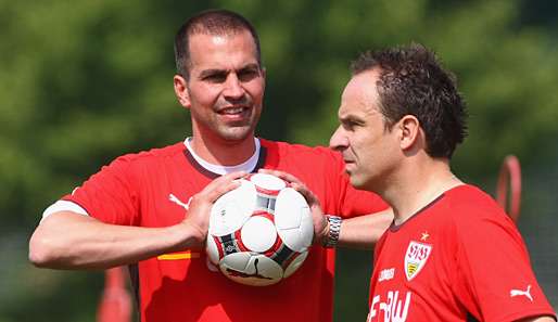 Das Team von Trainer Markus Babbel (l.) bekommt es mit dem rumänischen Vizemeister zu tun