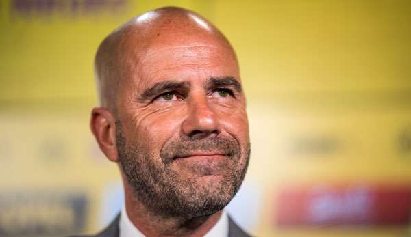 Peter Bosz freut sich trotz der Niederlage im Testspiel über wertvolle Einsichten