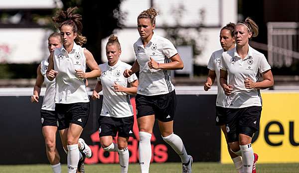 Auch die DFB-Damen sind bereits zur EM in die Niederlande gereist