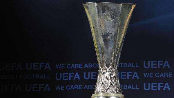 Der Europa-League-Pokal 