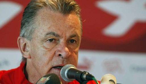 Ottmar Hitzfeld bleibt der Schweiz langfristig erhalten