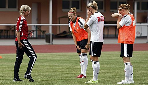 Dfb-frauen Brechen Zur Em Nach Finnland Auf 