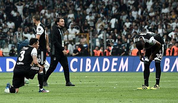 Fenerbahce schlägt Besiktas im Platzverweis-Festival