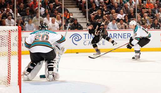 Christian Ehrhoff (r.) spielte von 2003-2009 für die San Jose Sharks