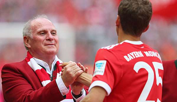 Uli Hoeneß hat Thomas Müller nach der Ancelotti-Entlassung verbale Streicheleinheiten gegeben