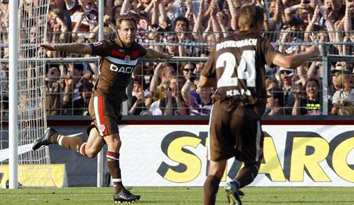 Matthias Lehmann (l.) hat mit drei Toren großen Anteil am furiosen Saisonstart von St. Pauli