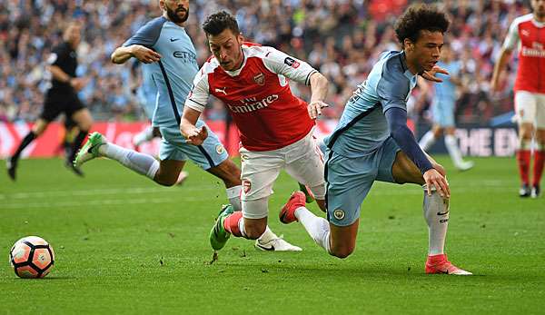 Mesut Özil und Leroy Sane treffen am Sonntag aufeinander