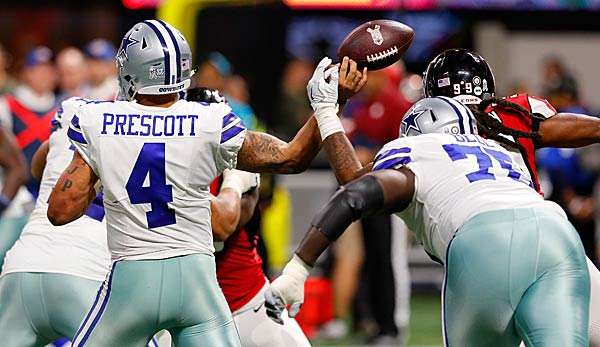 Dak Prescott musste gegen die Atlanta Falcons zehn Hits einstecken