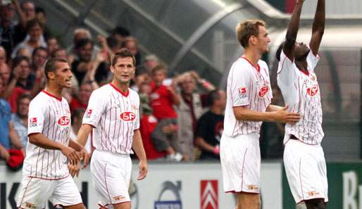 Union Berlin traf gegen Paderborn fünfmal - auch dank John Jairo Mosquera (r.)