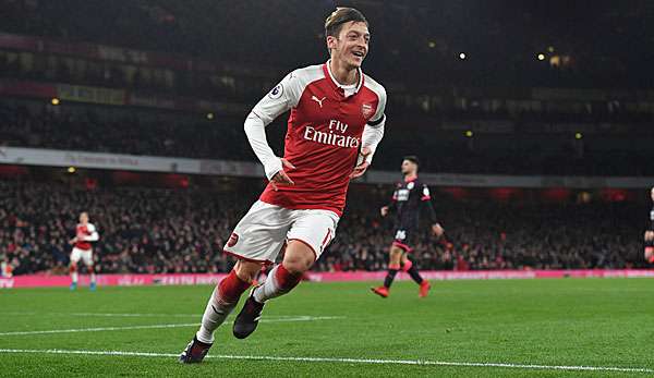 Mesut Özil glänzte im Spiel gegen Huddersfield mit zwei Assists und einem Treffer