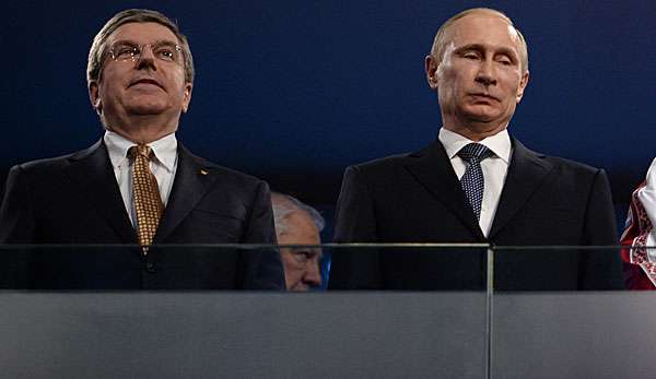 Thomas Bach (l.) und das IOC haben Russland von Olympia ausgeschlossen