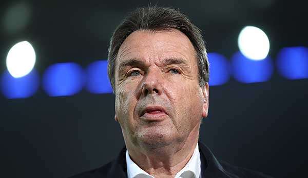 Heribert Bruchhagen ist wegen der Zuschauer besorgt