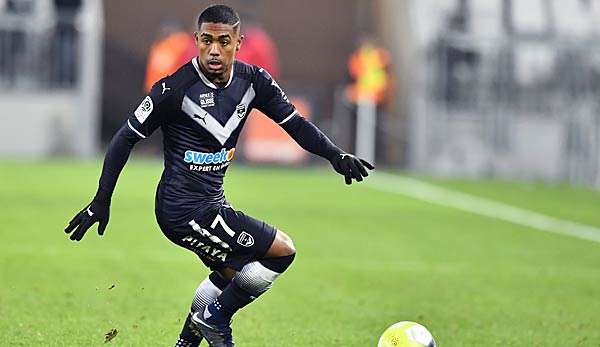 Malcom mit dem Ball am Fuß 