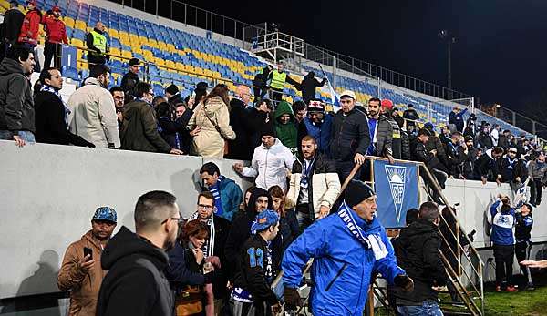 Während des Spiels zwischen dem FC Porto und GD Estoril mussten die Tribünen im Estadio Antonio Coimbra da Mot evakuiert werden