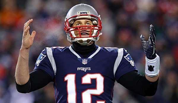 Tom Brady wurde an der Wurfhand genäht.