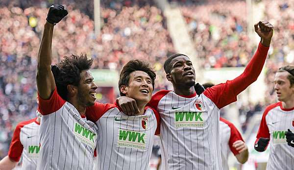 Danso (r.) und Caiuby (l.) gratulieren Koo zu seinem Treffer zum zwischenzeitlichen 1:0.