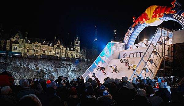 Ein Spektakel: das Crashed Ice